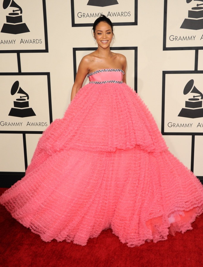 Rihanna's iconic red carpet looks Rihanna's iconic red carpet looks